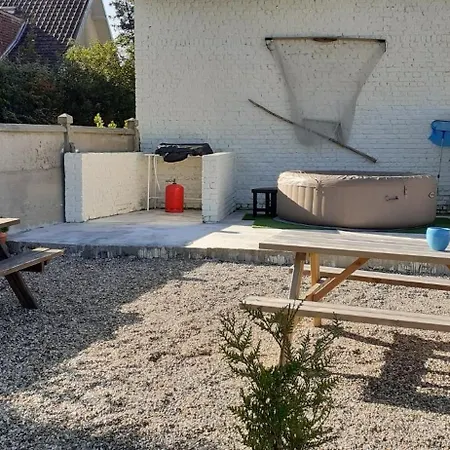 For 11 People With And Petanque Court 펜션